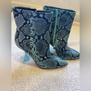 Gianni Bini Leather Snake Print Ankle Boots size 6.5